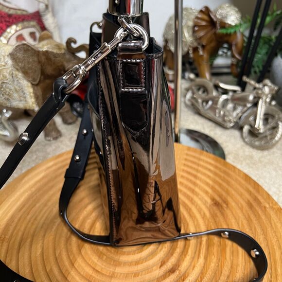 Metallic Bucket Bag with Rope Handle - Picture 3 of 16